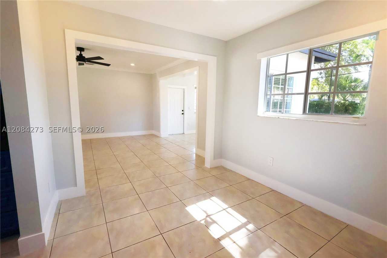 3610 Sw 106th Ave - Photo 3 of 19