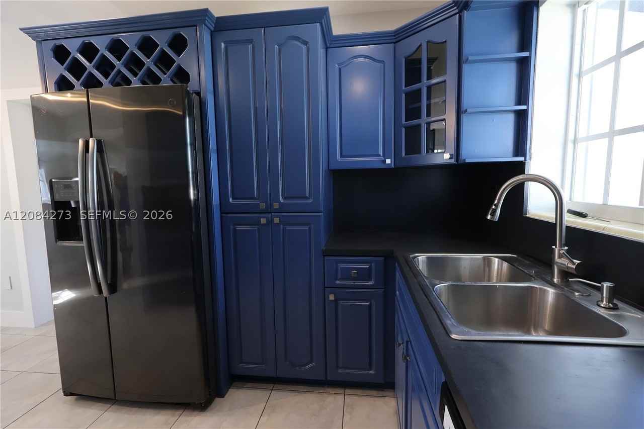 3610 Sw 106th Ave - Photo 6 of 19