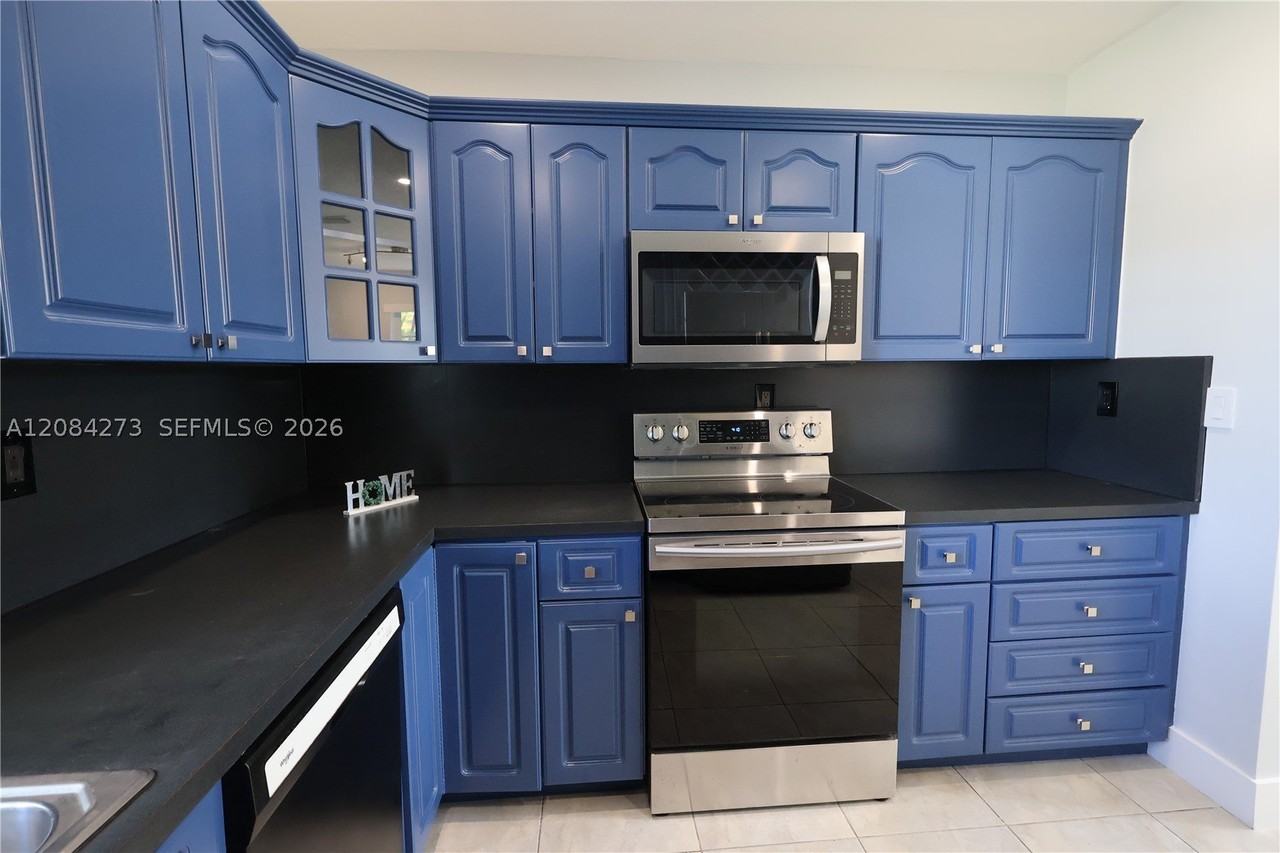 3610 Sw 106th Ave - Photo 7 of 19