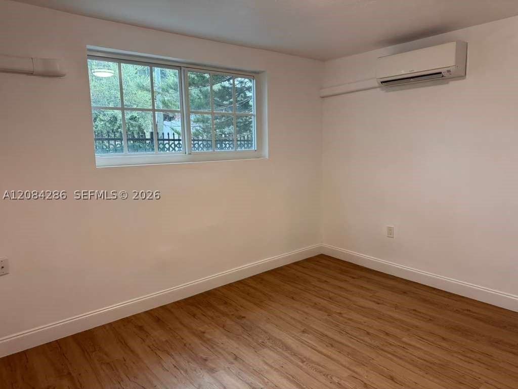160 Ne 55th St #3 - Photo 4 of 6