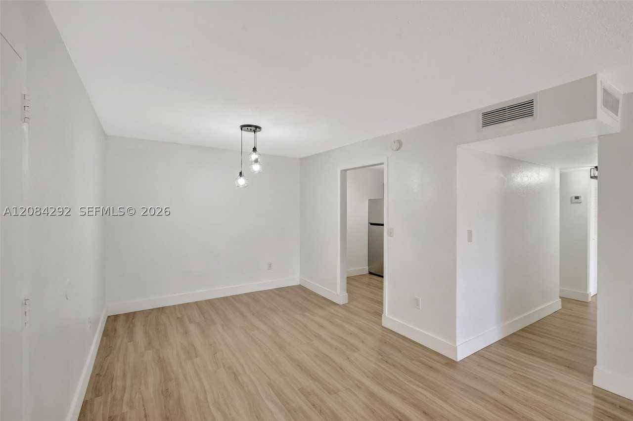4804 Nw 79th Ave #102 - Photo 5 of 16