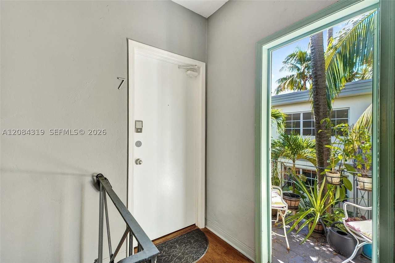 736 Lenox Ave #B7 - Photo 4 of 45