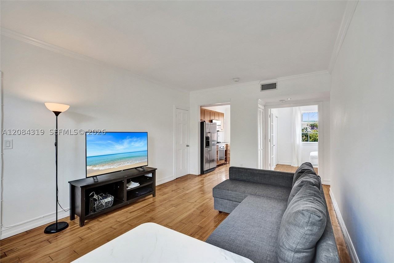 736 Lenox Ave #B7 - Photo 5 of 45