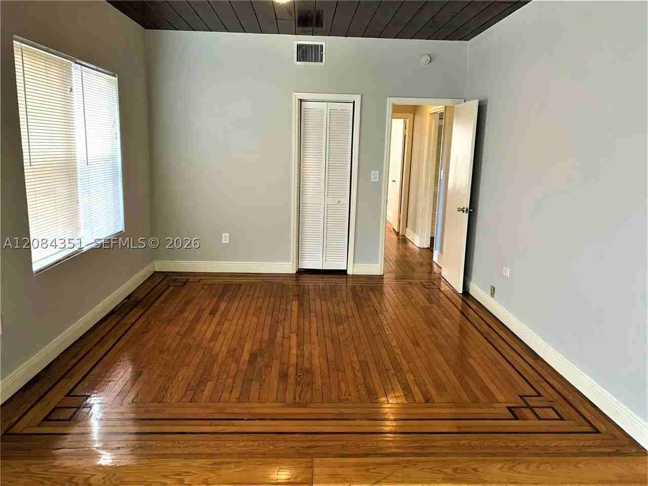 176 Ne 46th St - Photo 7 of 13