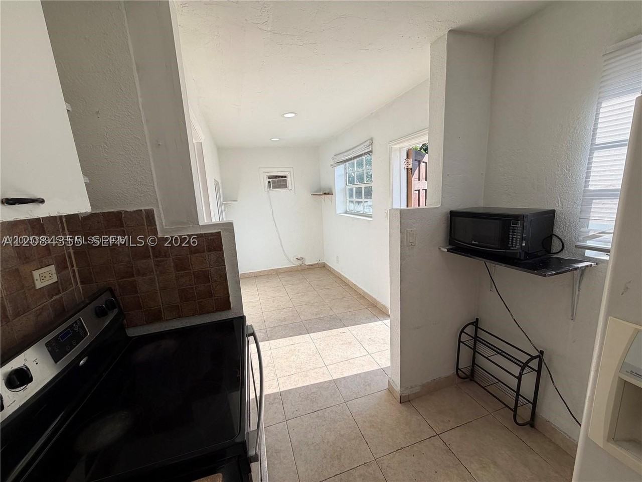 2212 Grant St #2 - Photo 4 of 18