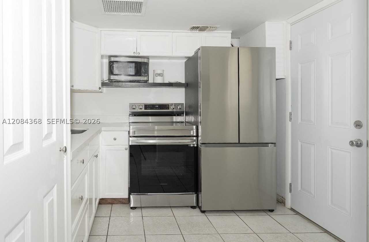 2810 Ne 201st Ter #G105 - Photo 3 of 16