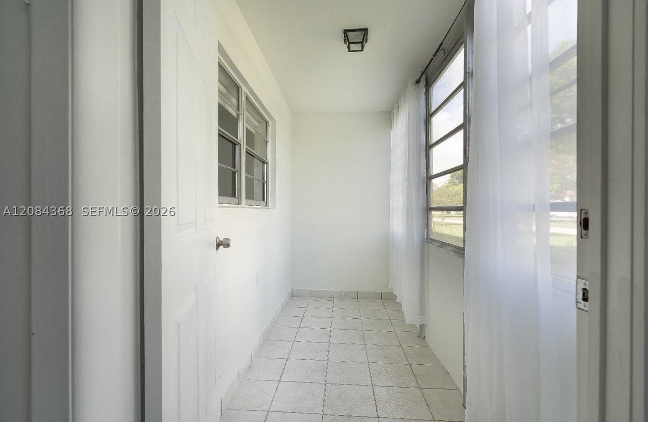 2810 Ne 201st Ter #G105 - Photo 4 of 16