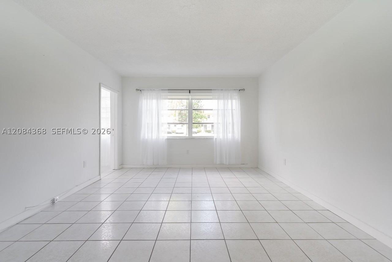 2810 Ne 201st Ter #G105 - Photo 7 of 16