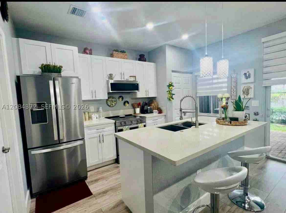 2772 Sw 121st Ave #602 - Photo 6 of 27