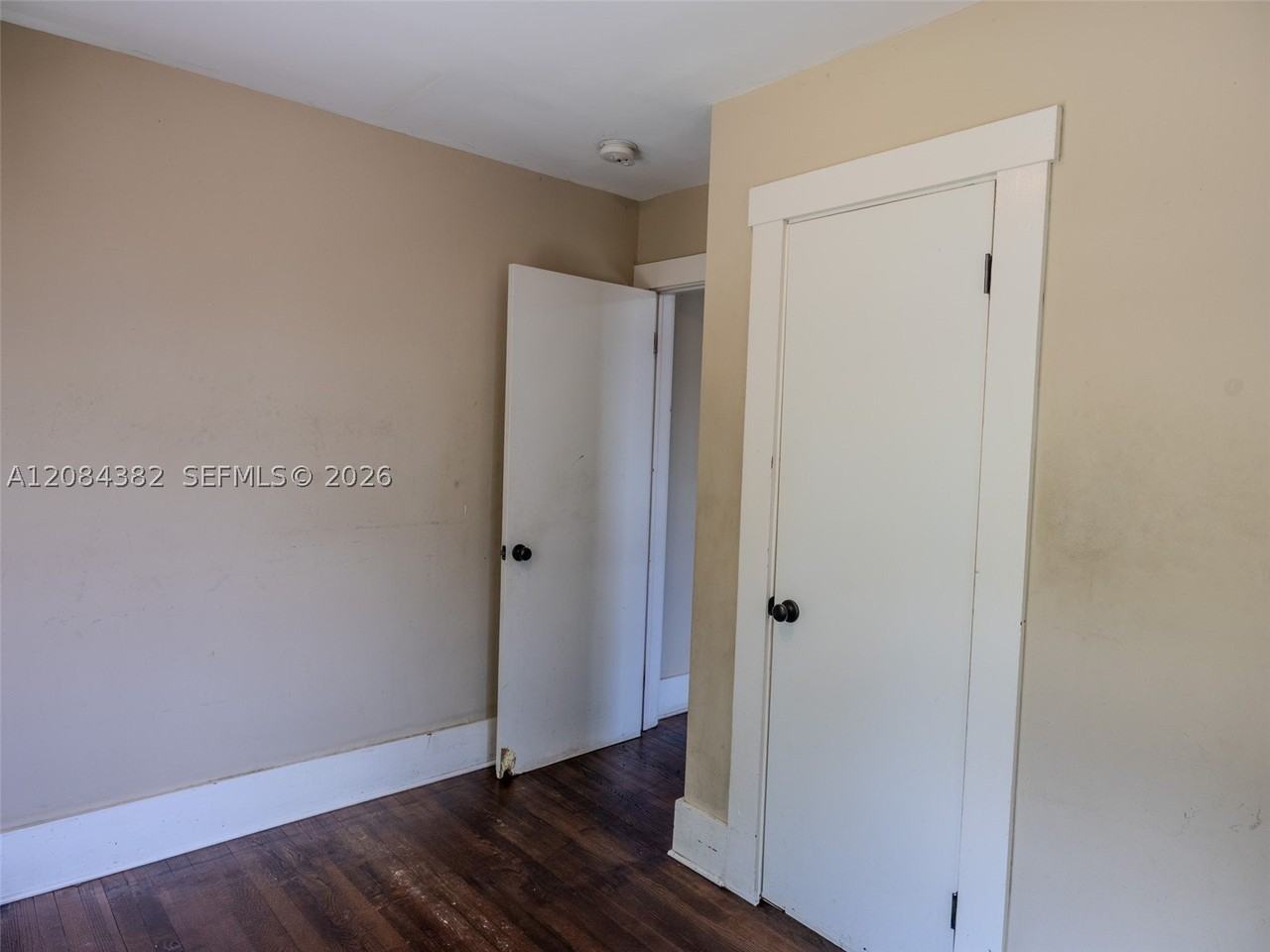 520 Ne 129th St - Photo 6 of 20
