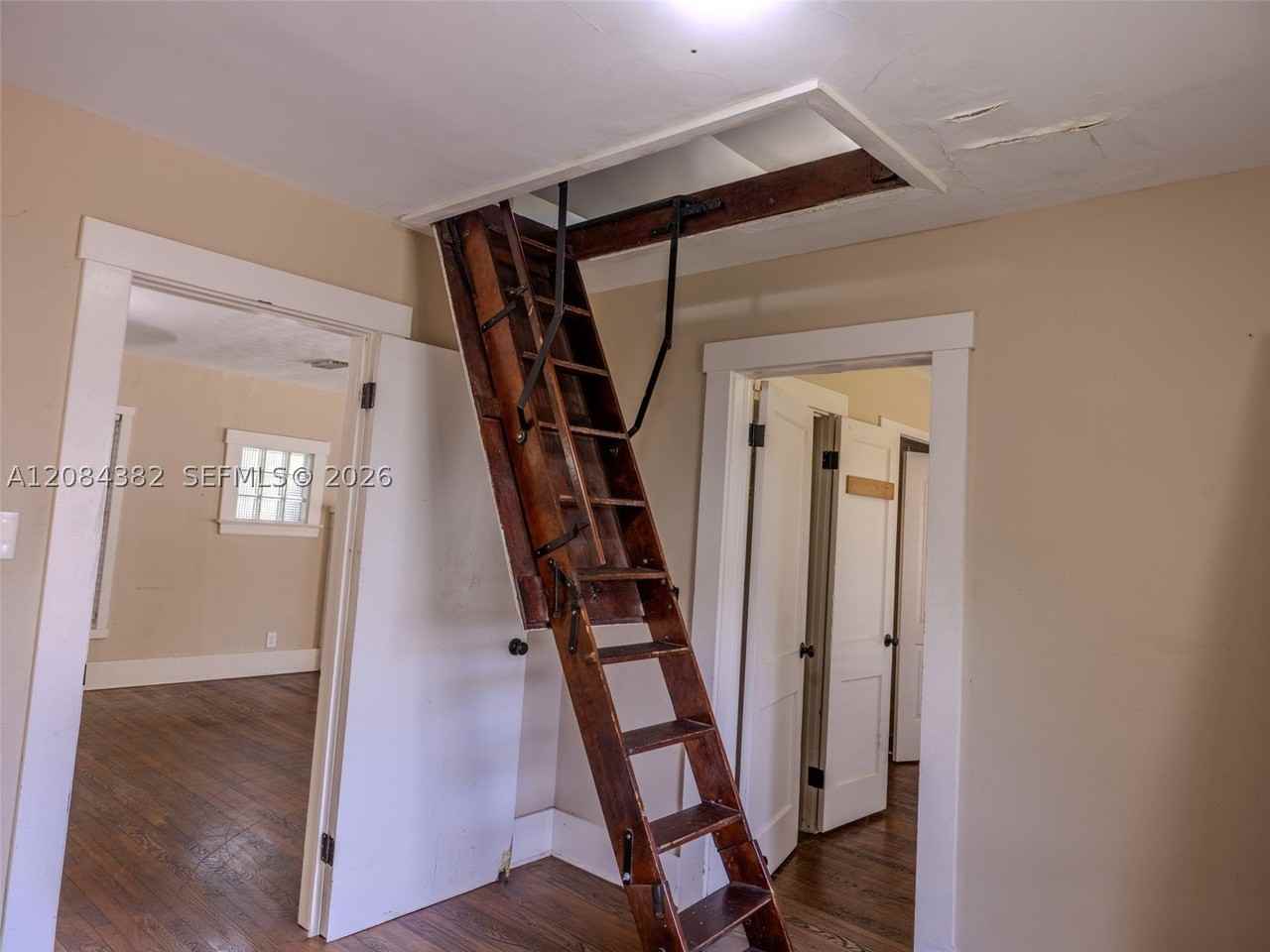 520 Ne 129th St - Photo 7 of 20