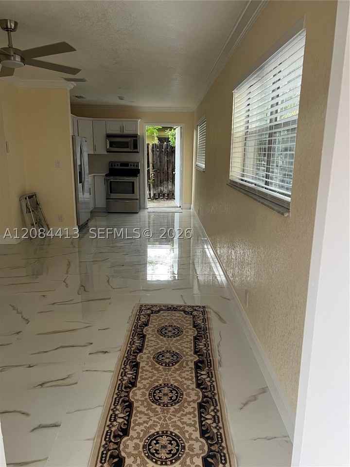 6470 Nw 20th Ct #2R - Photo 5 of 25