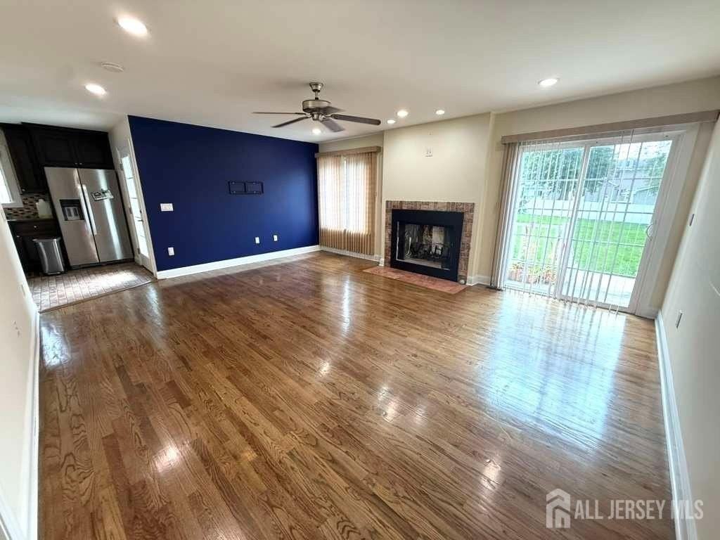 131 Amherst Ave - Photo 6 of 26