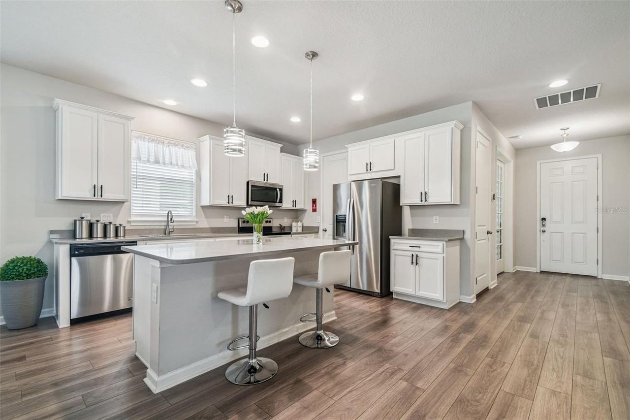 11514 Cedar Valley Dr - Photo 2 of 18