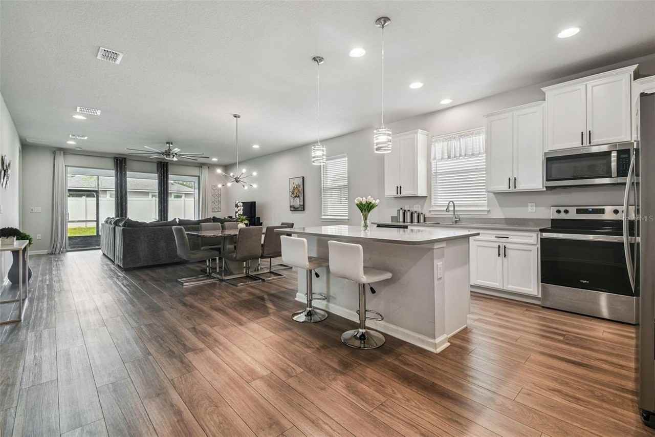 11514 Cedar Valley Dr - Photo 3 of 18