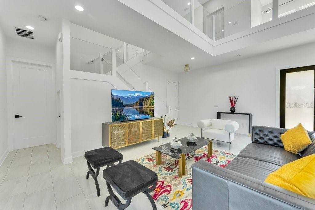 10468 Sw 32nd Ave - Photo 4 of 43