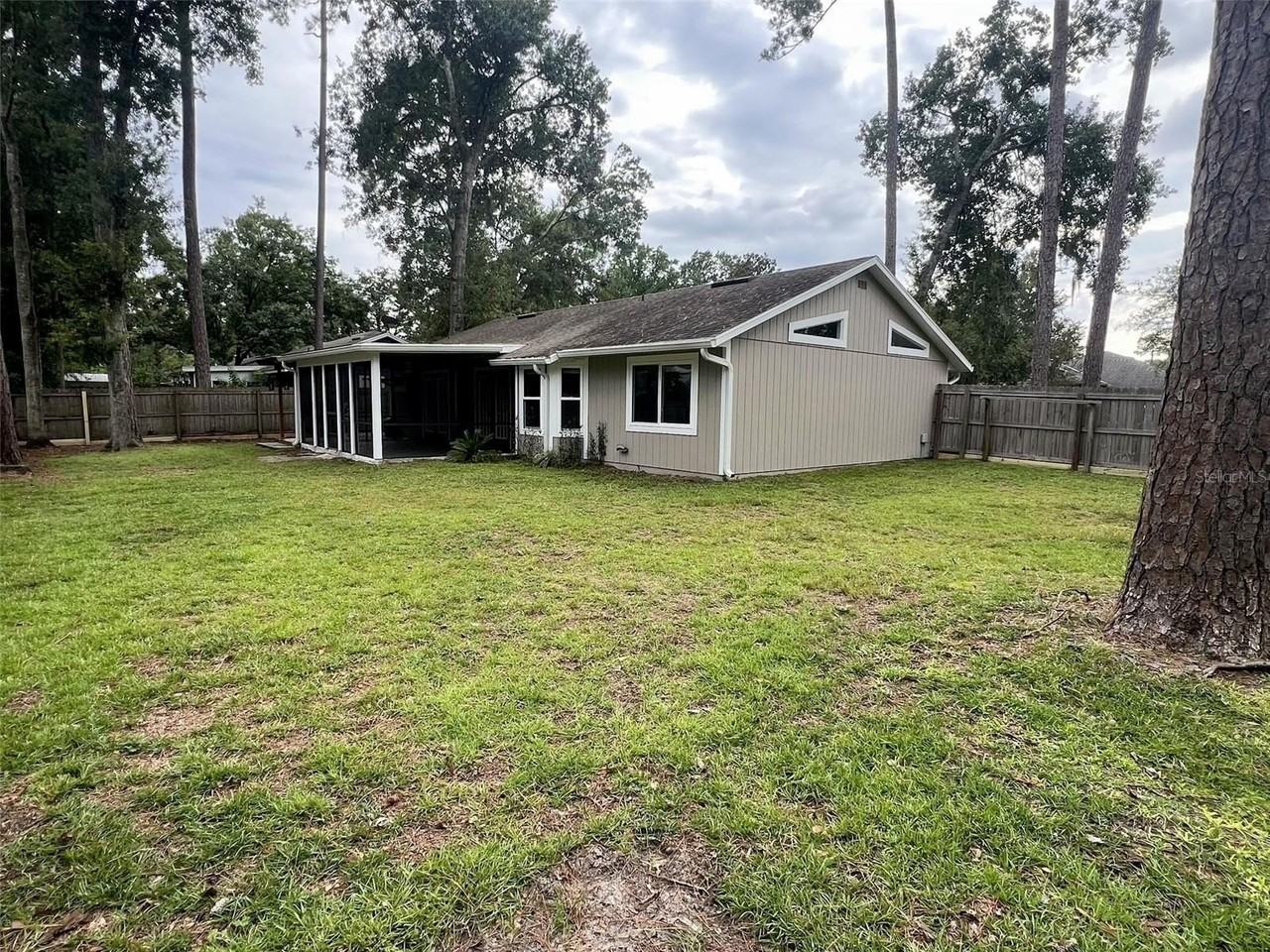4617 Nw 21st St - Photo 4 of 25