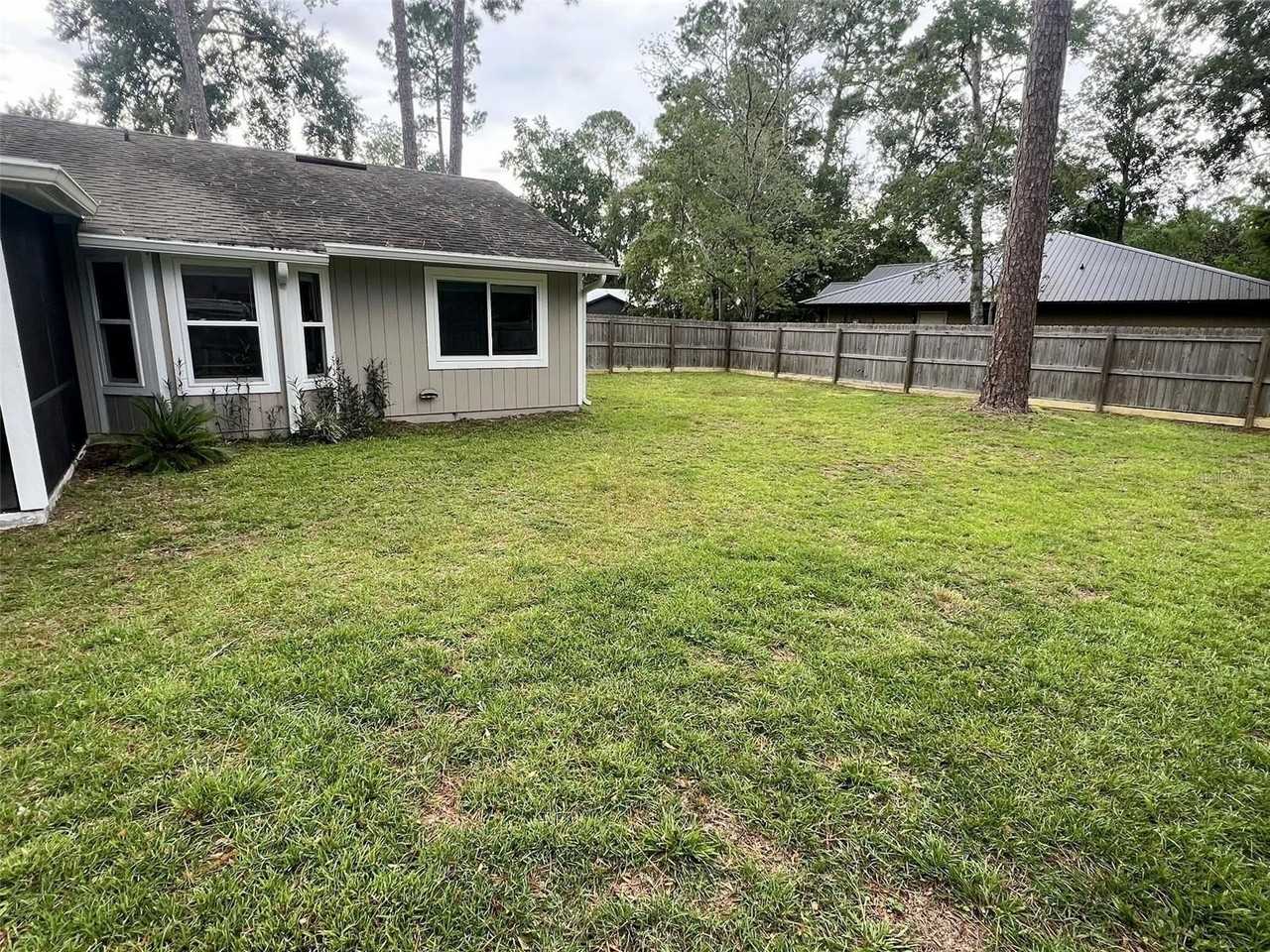 4617 Nw 21st St - Photo 5 of 25