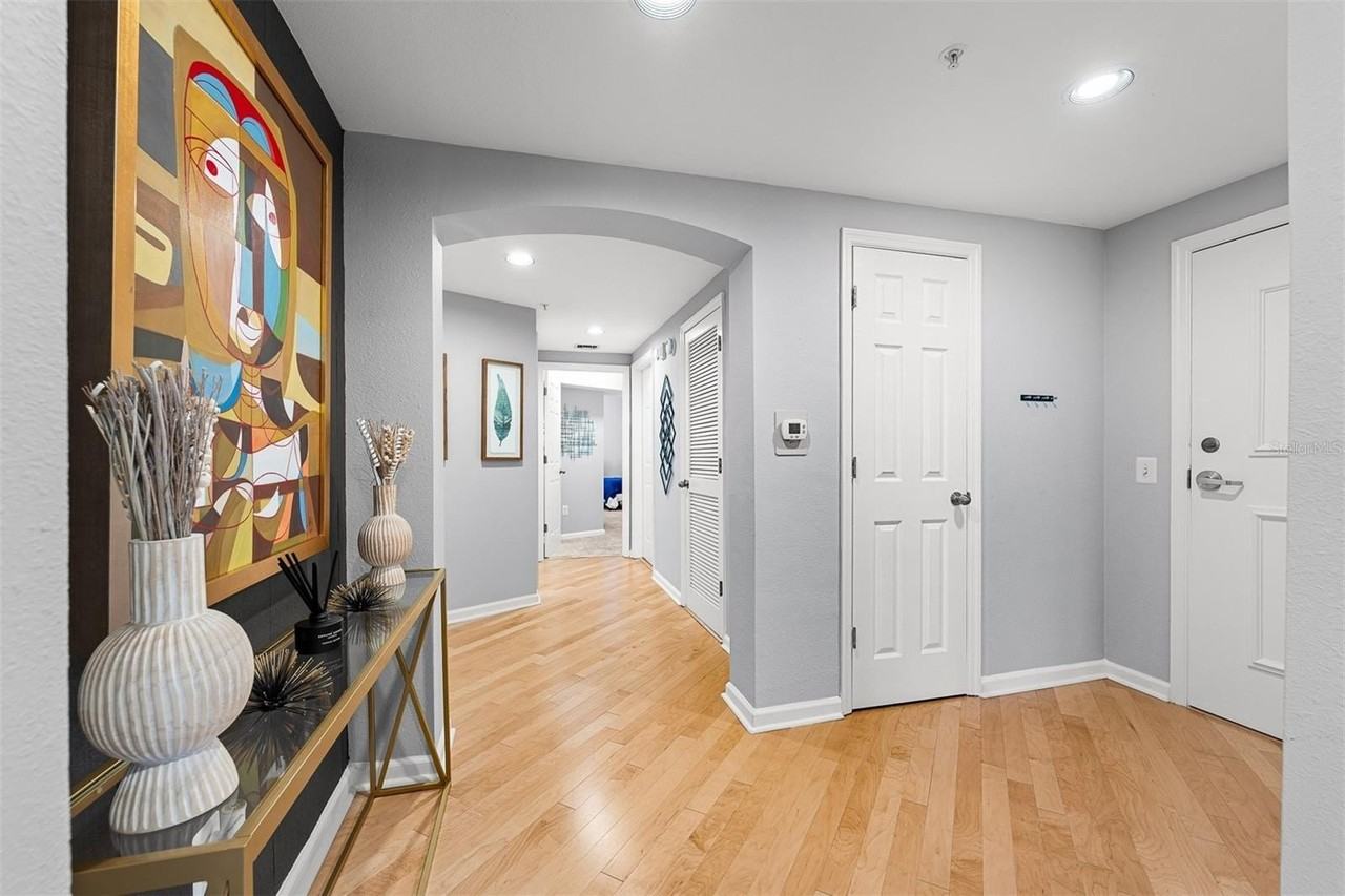 322 E Central Blvd #901 - Photo 4 of 50