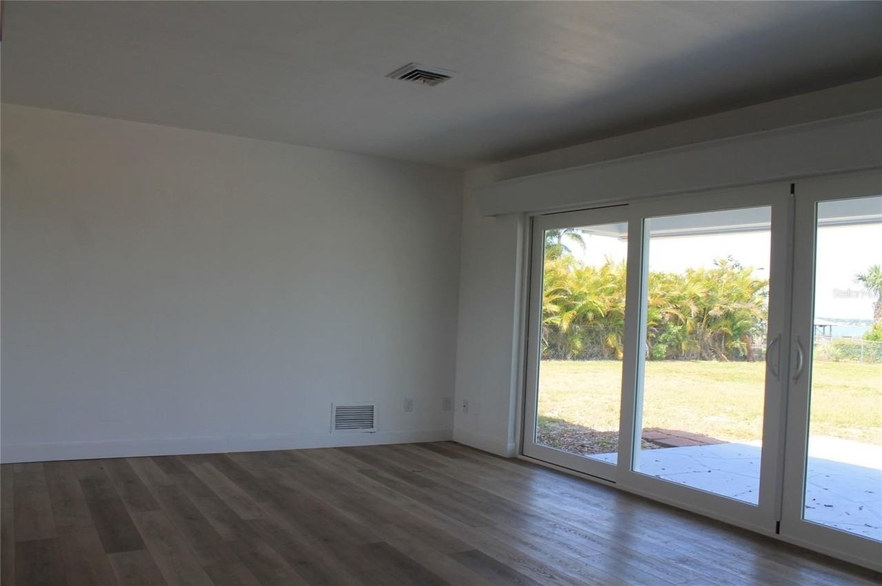 2700 Crump Rd - Photo 6 of 14