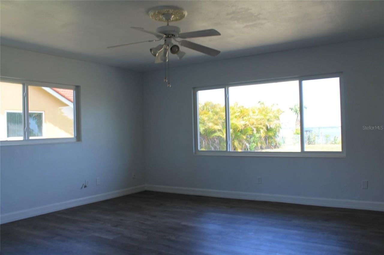 2700 Crump Rd - Photo 7 of 14