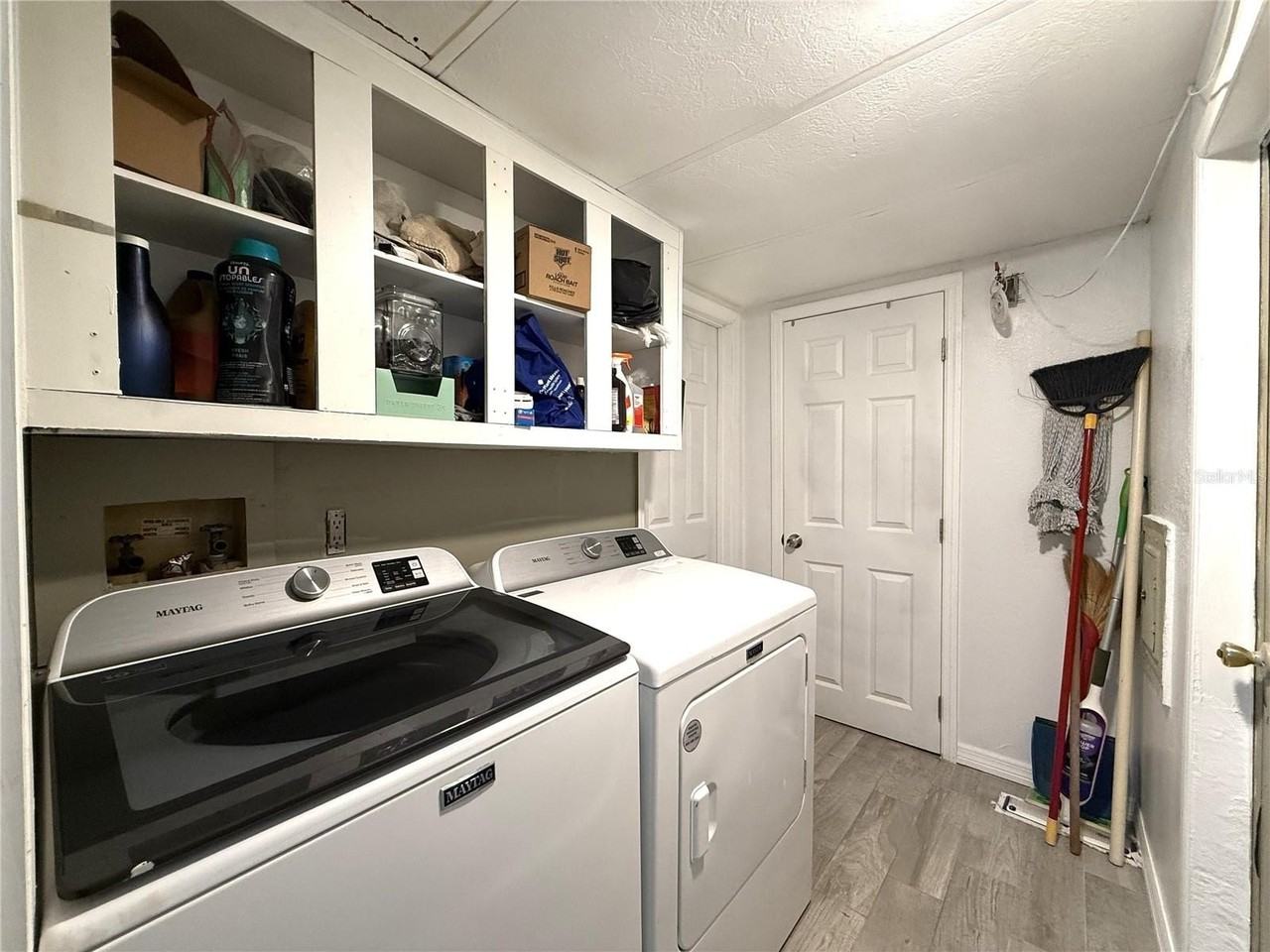 2703 Aein Rd - Photo 5 of 29