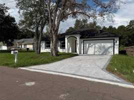 featured image of 1029 S 66th St