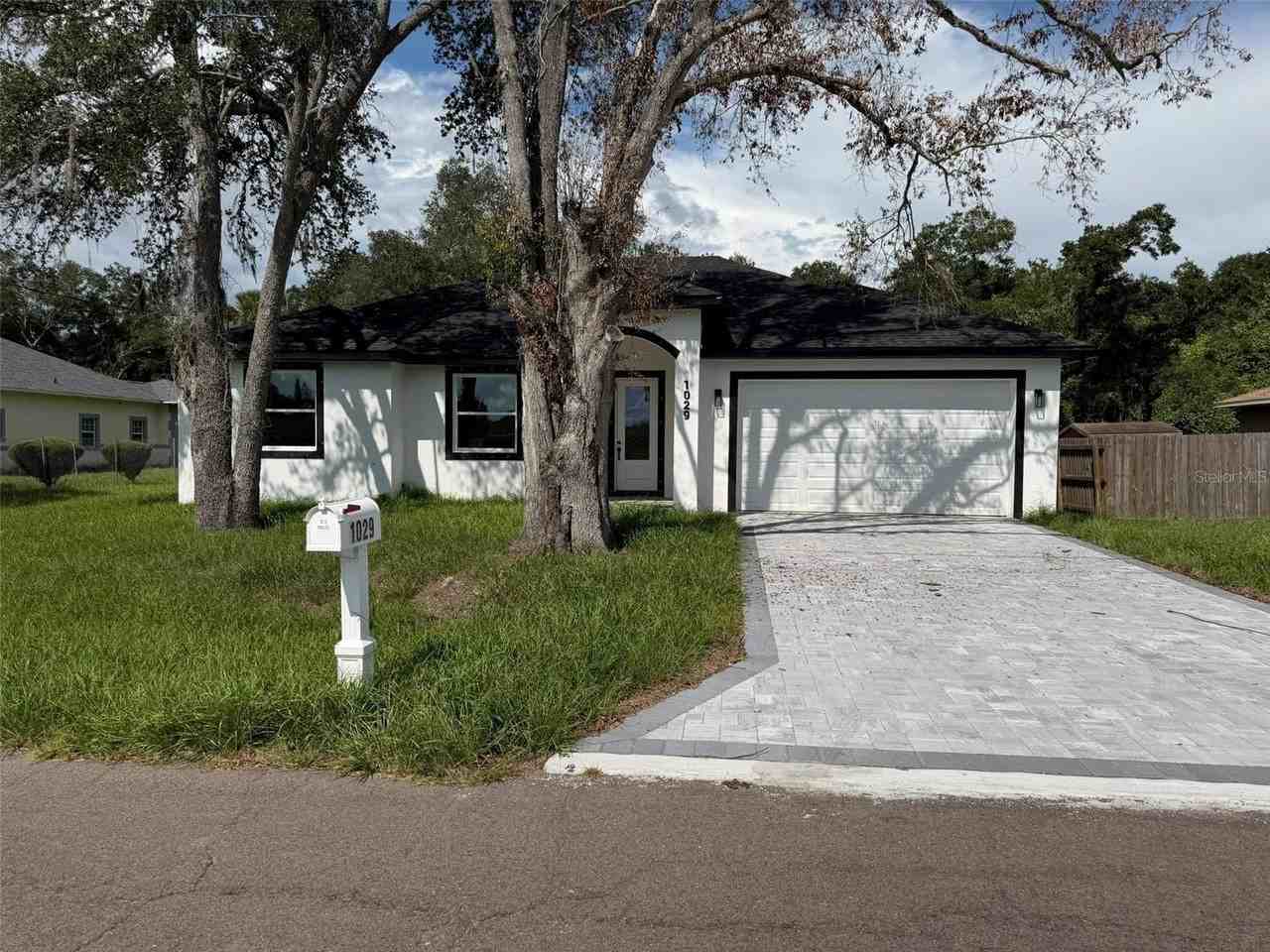1029 S 66th St - Photo 4 of 36