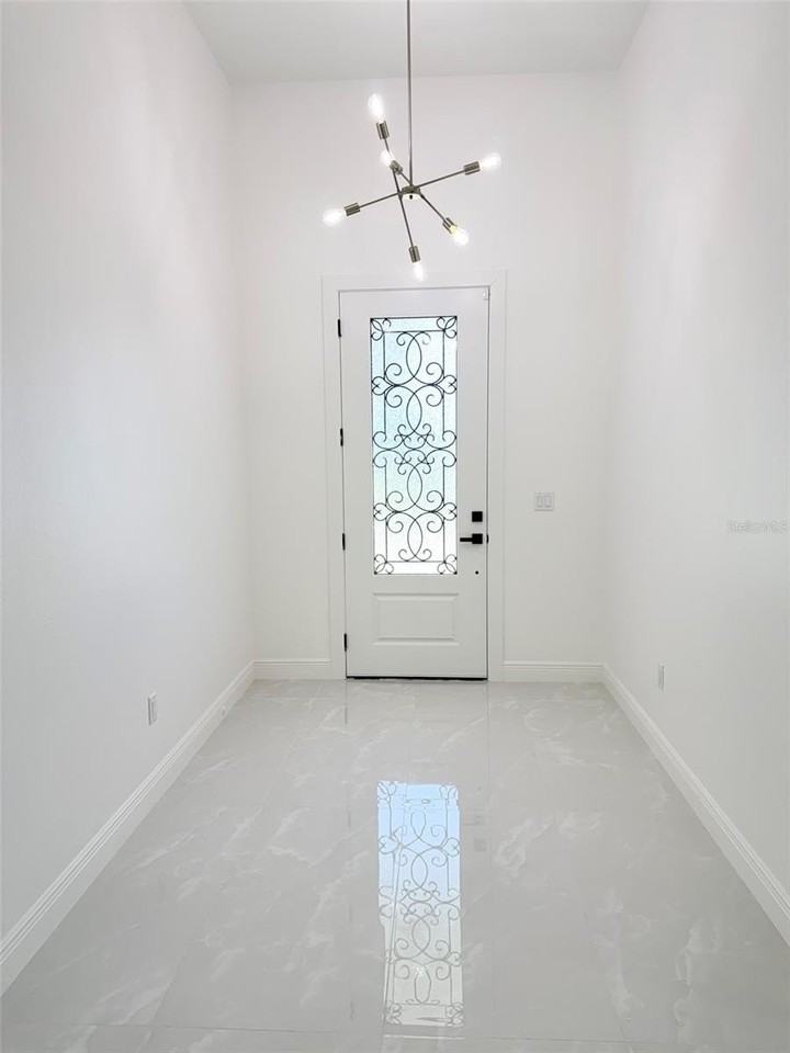 1029 S 66th St - Photo 5 of 36