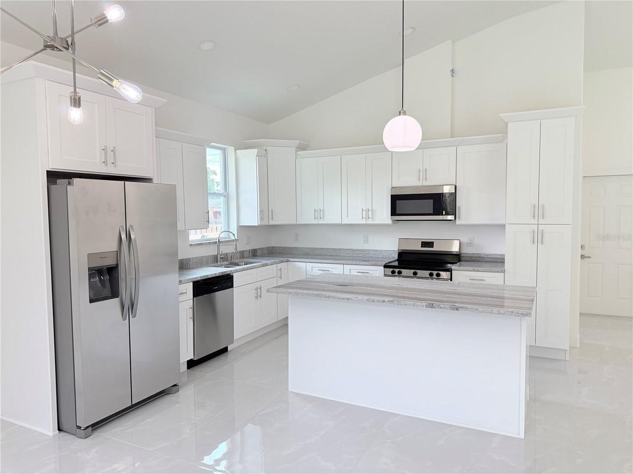 1029 S 66th St - Photo 6 of 36