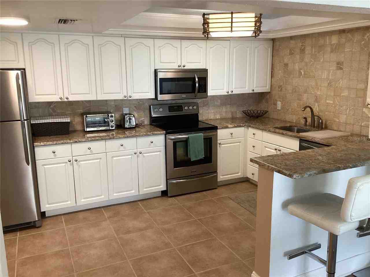 1460 Gulf Blvd #702 - Photo 4 of 31