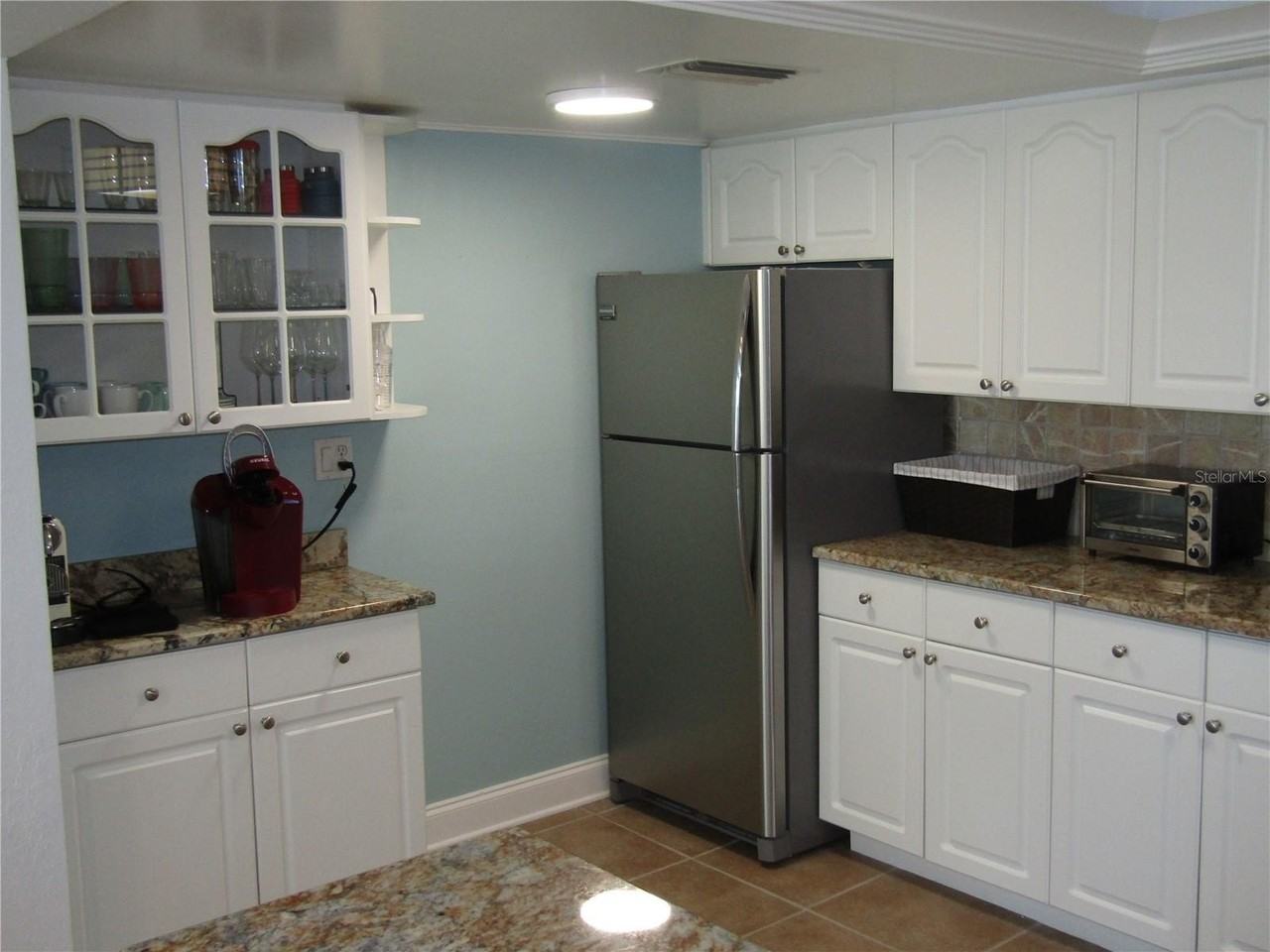 1460 Gulf Blvd #702 - Photo 5 of 31