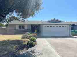 featured image of 32233 Crest Ln