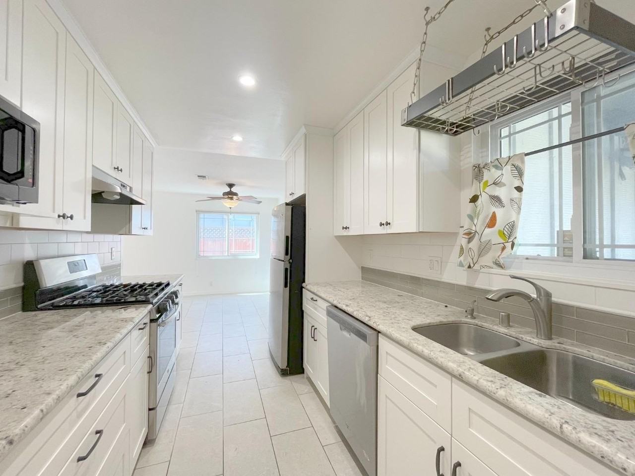 32233 Crest Ln - Photo 4 of 15