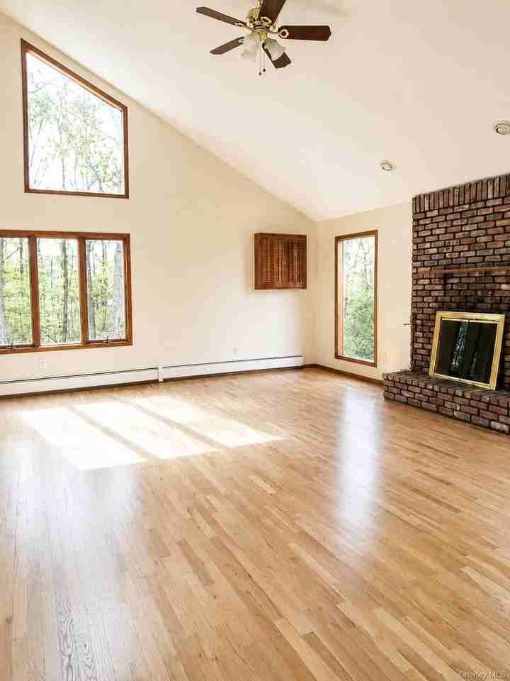 8 Friend Ct - Photo 5 of 28