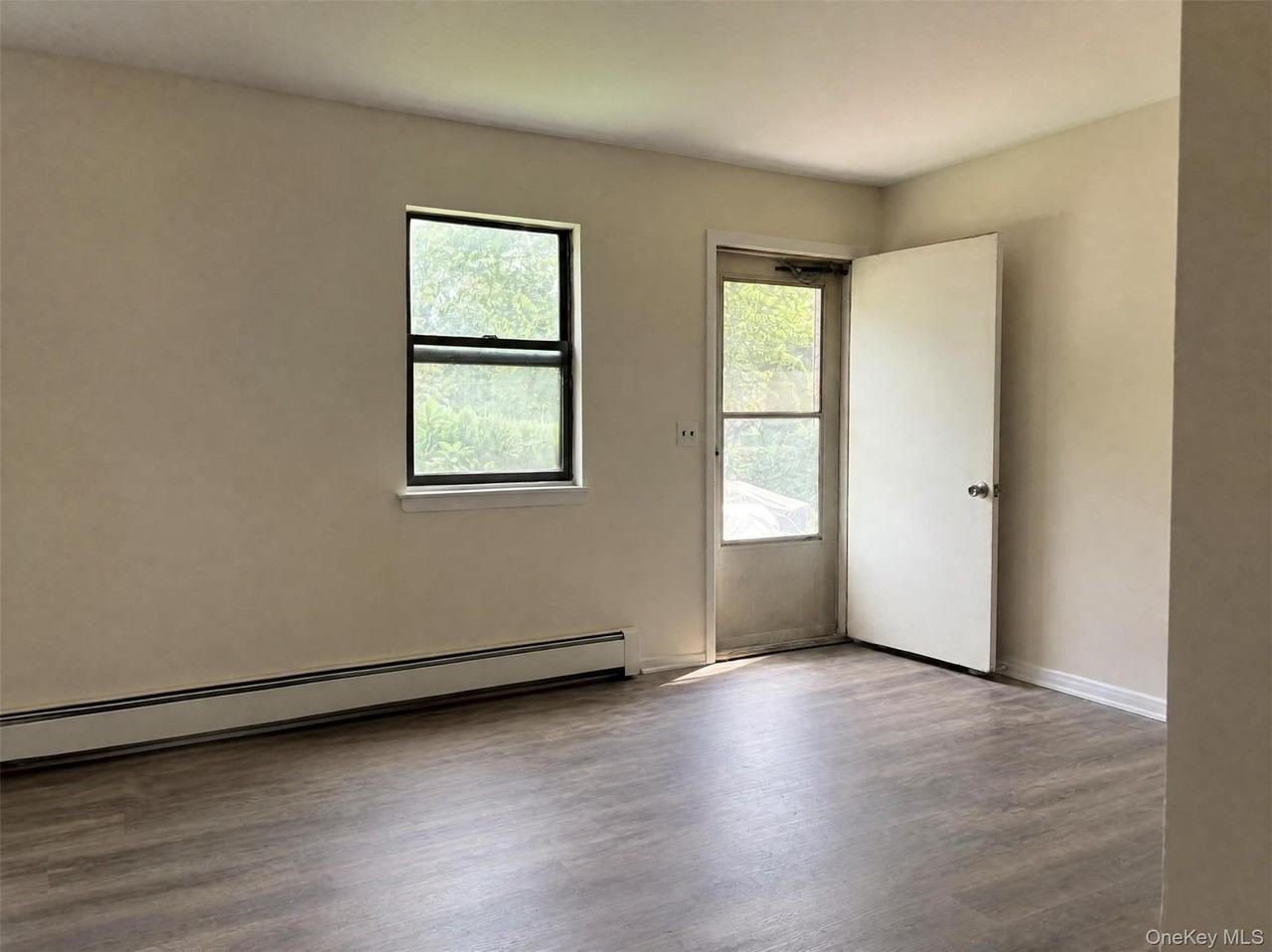 3 Park Manor Ct Apt B - Photo 2 of 11