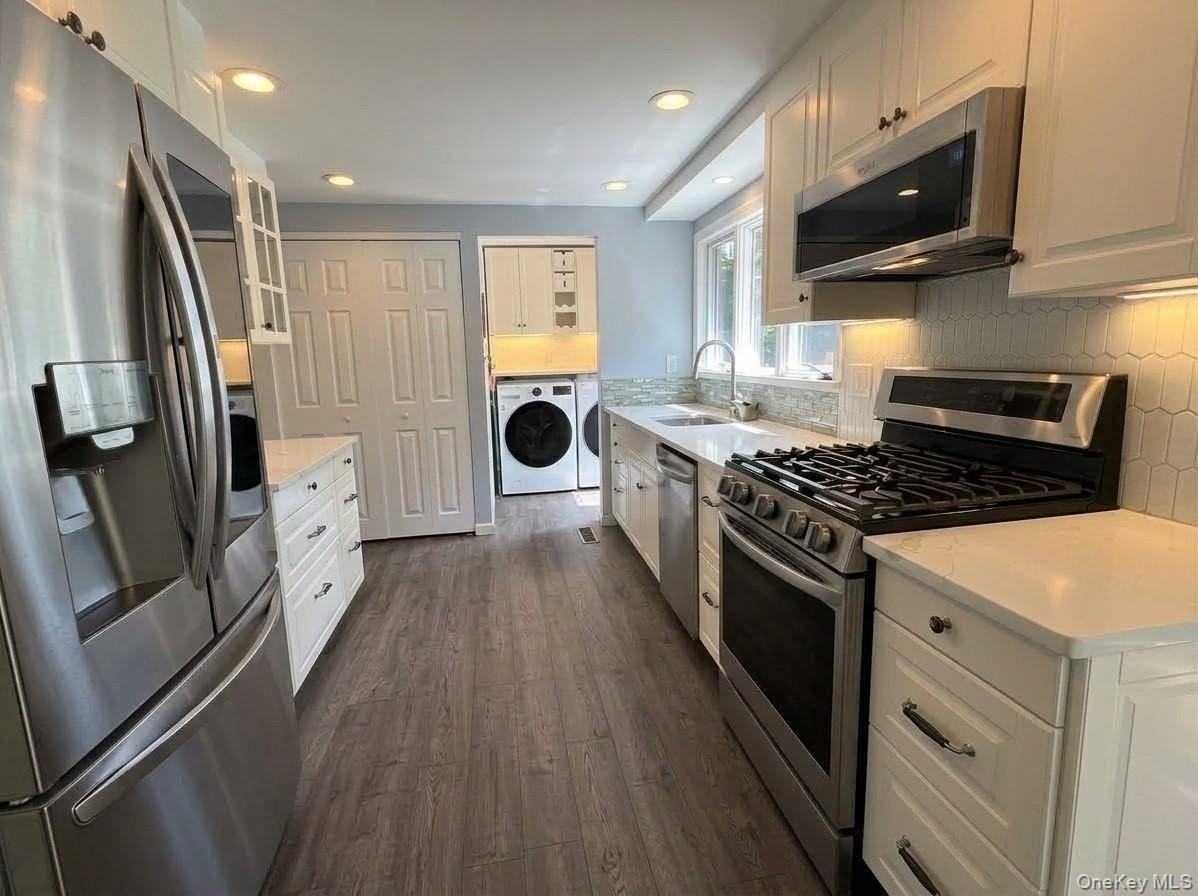 8 Tree Hollow Ln - Photo 2 of 18