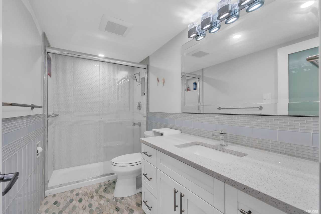 2024 Fullerton Avenue - Photo 5 of 15