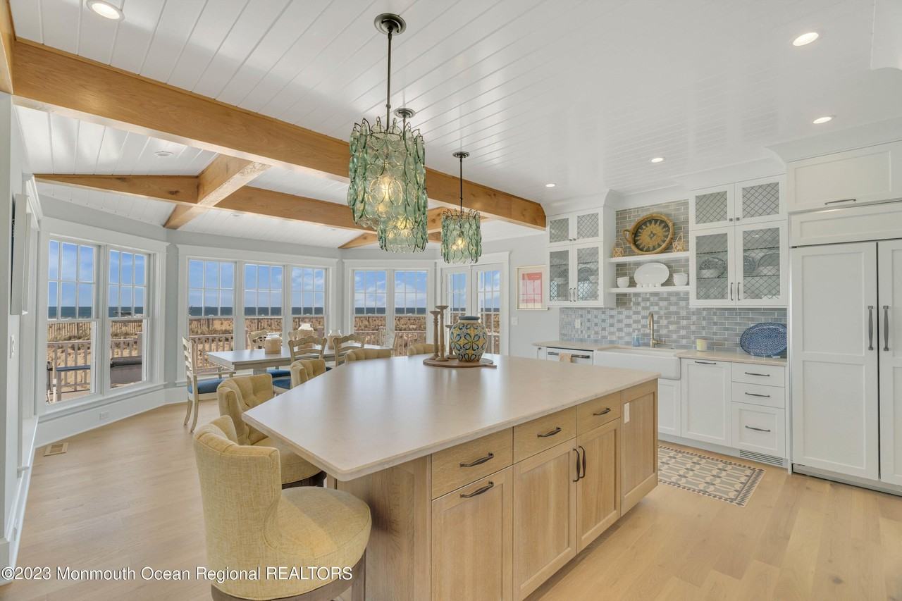 1407 Ocean Ave - Photo 7 of 41