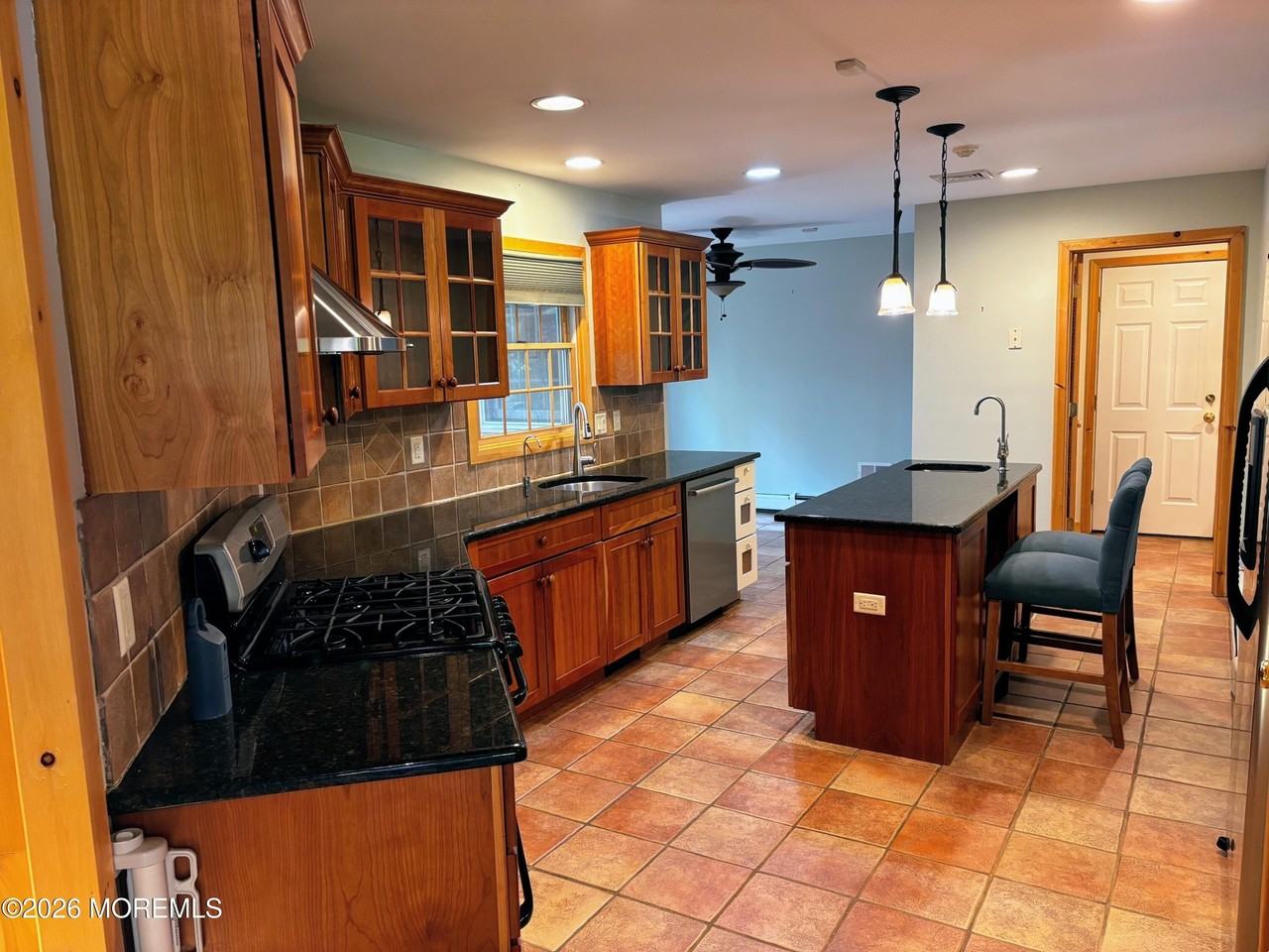 327 Deerfoot Ln - Photo 6 of 27