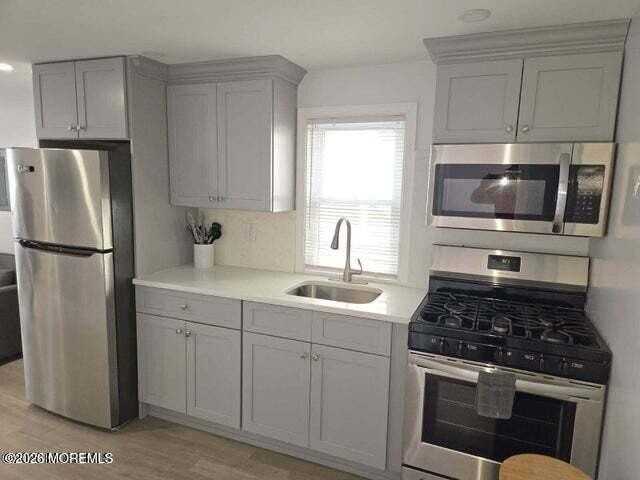 247 Sherman Ave #A - Photo 6 of 7