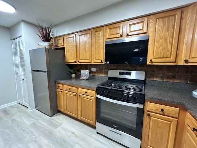 10440 Natoma Ave #12 - Photo 4 of 15