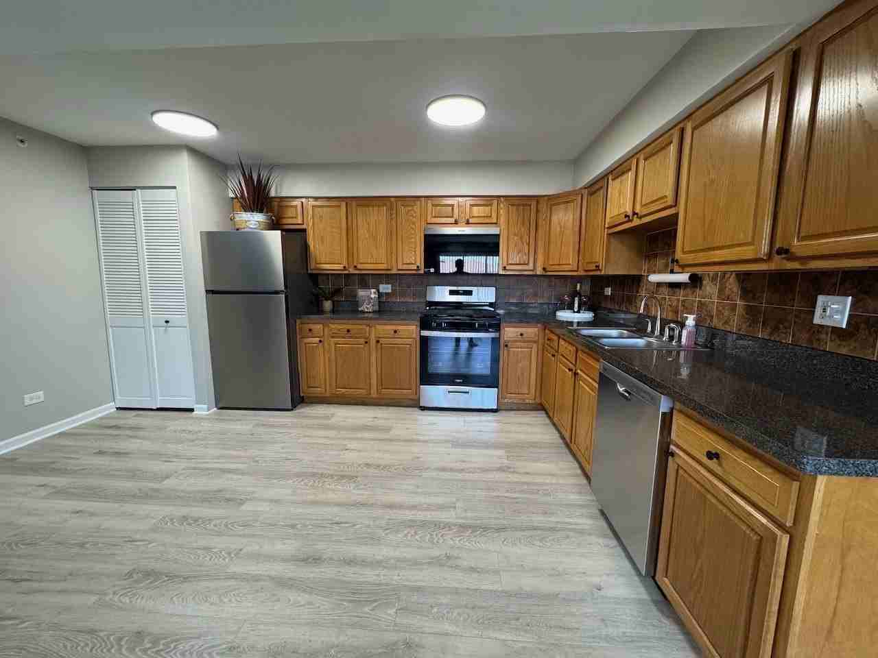 10440 Natoma Ave #12 - Photo 6 of 15