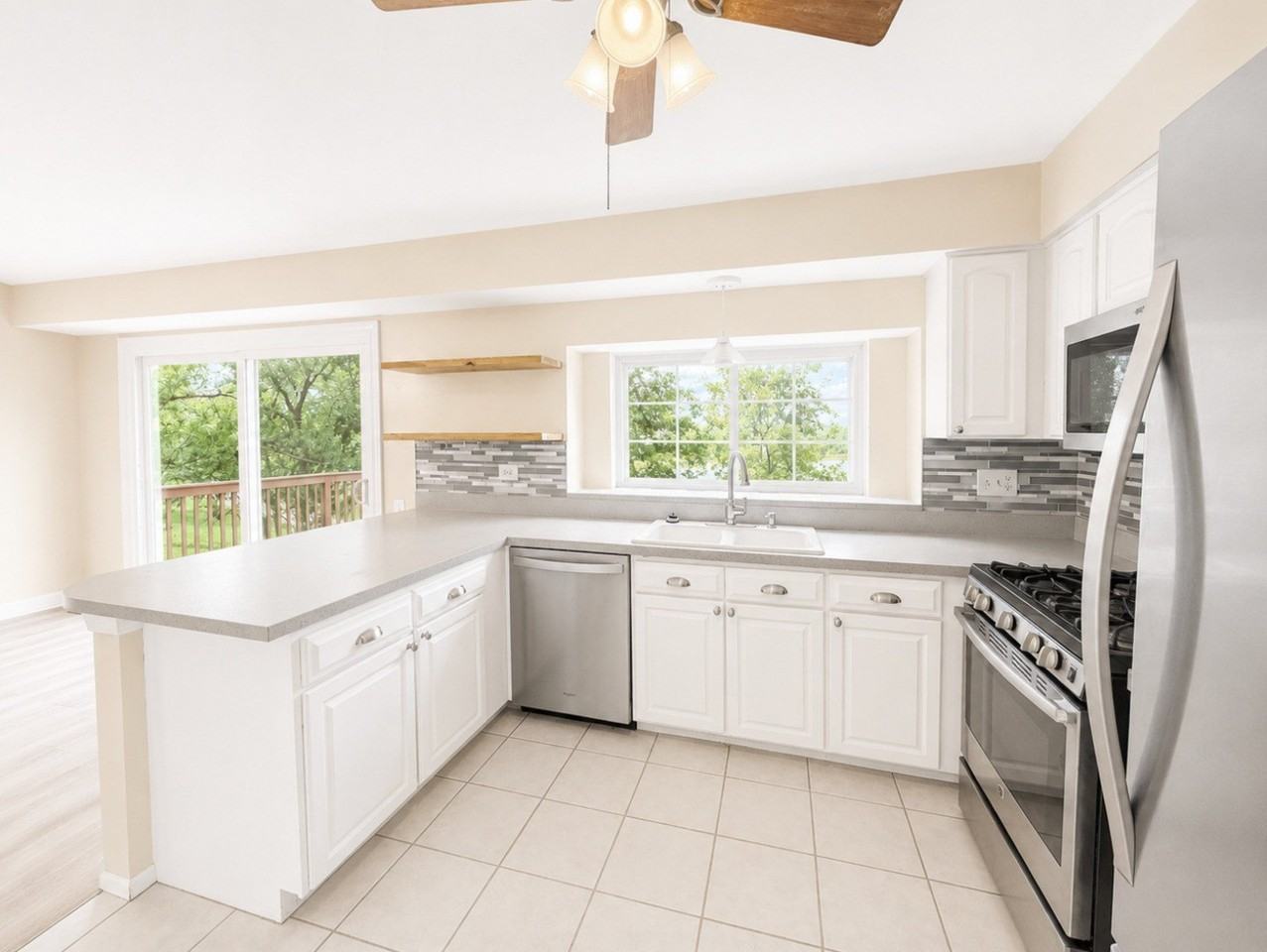 130 Park Ridge Ct #130 - Photo 3 of 16