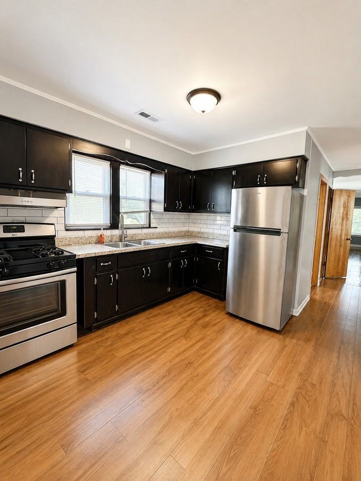 2730 N Whipple St #2 - Photo 3 of 4
