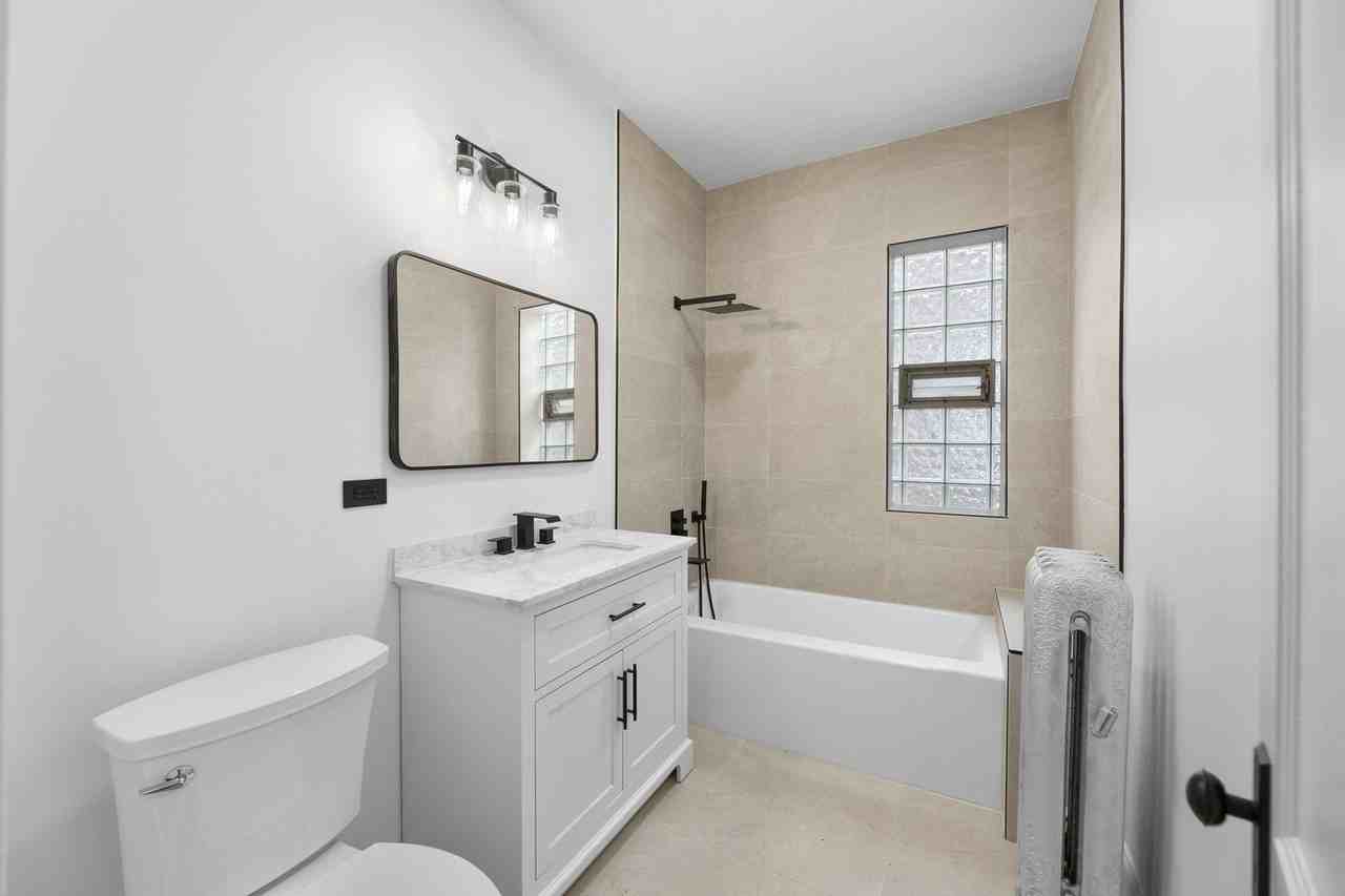 7645 S Morgan St #2 - Photo 6 of 15