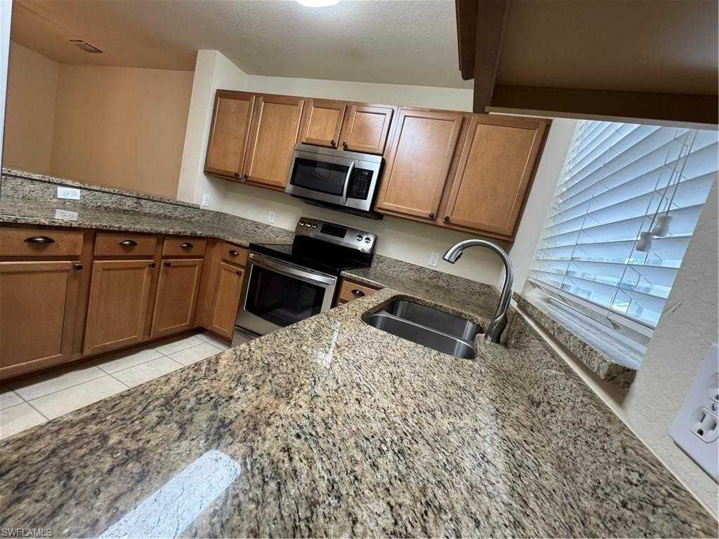 9077 Gervais Cir #904 - Photo 5 of 22