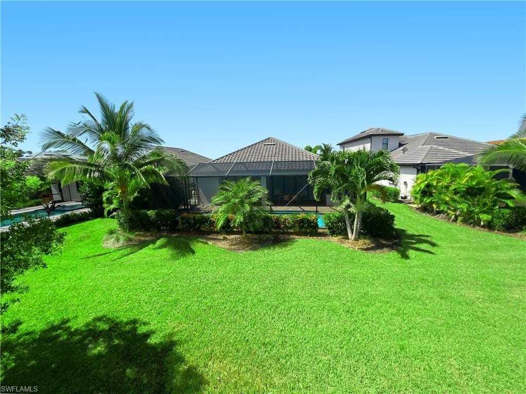 1975 Mustique St - Photo 2 of 42