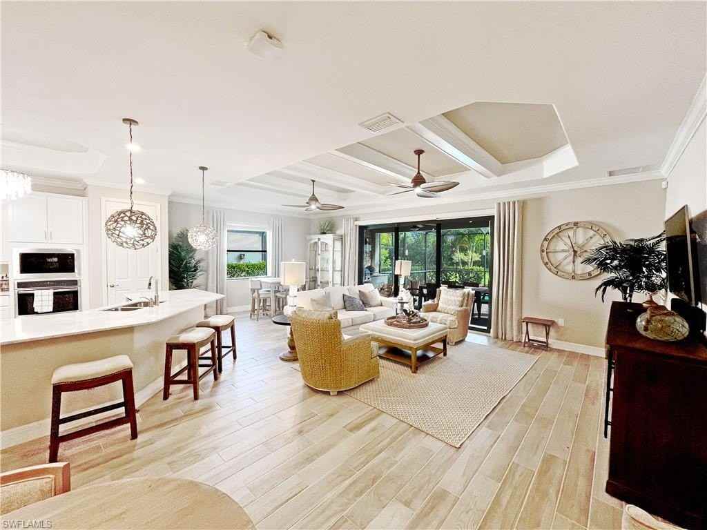 1975 Mustique St - Photo 7 of 42