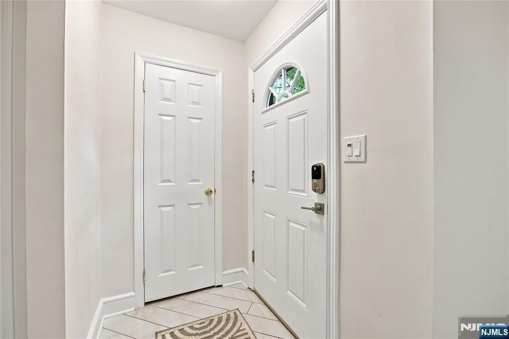 43 Linden Ter - Photo 2 of 27